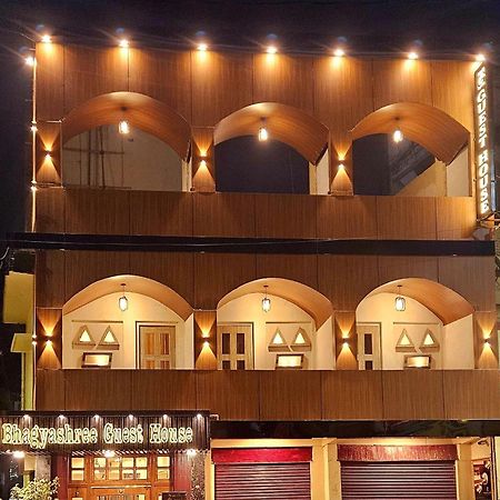 Bhagyashree Guest House 2 Km To Vishwanath Temple, Ganga Ghat Parking Available Varanasi Exteriör bild