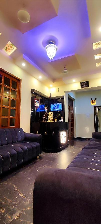 Bhagyashree Guest House 2 Km To Vishwanath Temple, Ganga Ghat Parking Available Varanasi Exteriör bild