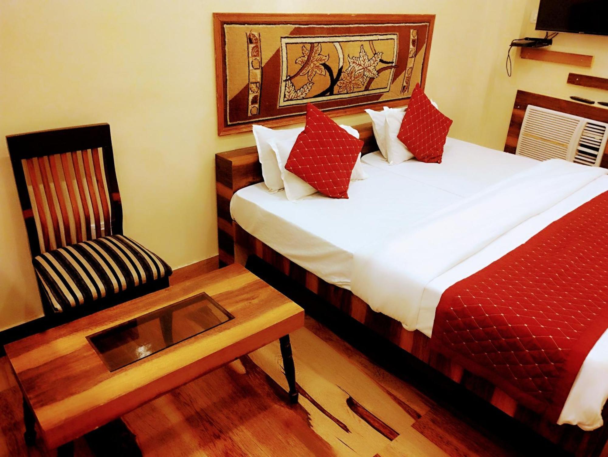 Bhagyashree Guest House 2 Km To Vishwanath Temple, Ganga Ghat Parking Available Varanasi Exteriör bild